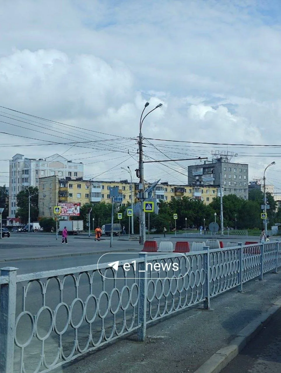 У станции метро «Уралмаш» до утра 17 июня ограничат движение из-за ремонта трамвайных п...