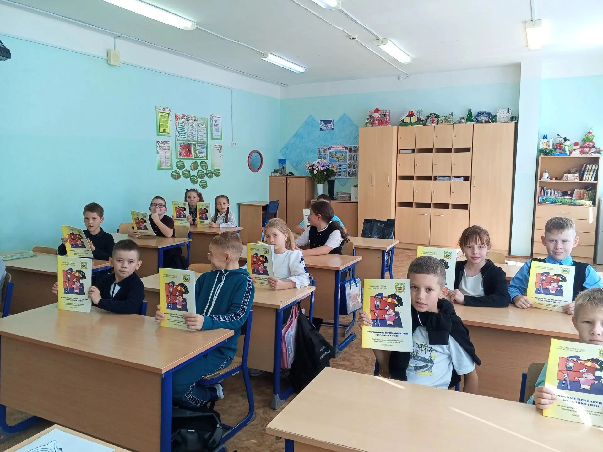 В рамках Месячника безопасности учащиеся нашей школы повторили правила дорожного движен...