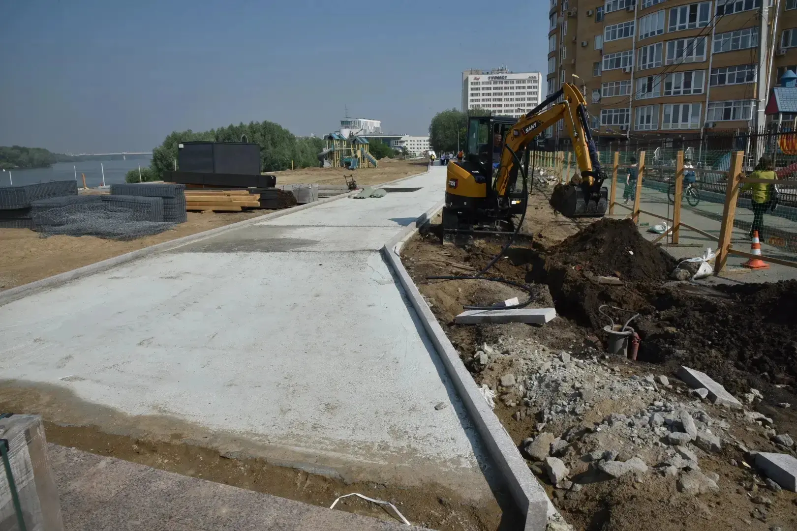 В этом году выполняем очередной этап комплексного благоустройства пляжа «Центральный-2» по нацпроект