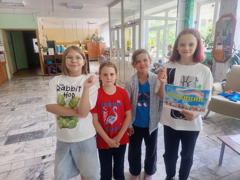 Квест в библиотеке "Я живу в России 🇷🇺". Команда победителей в малом составе заняла 1 место без ед