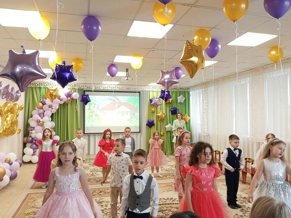 Сегодня у воспитанников  группы  N 10 состоялся самый первый выпускной бал!!!!