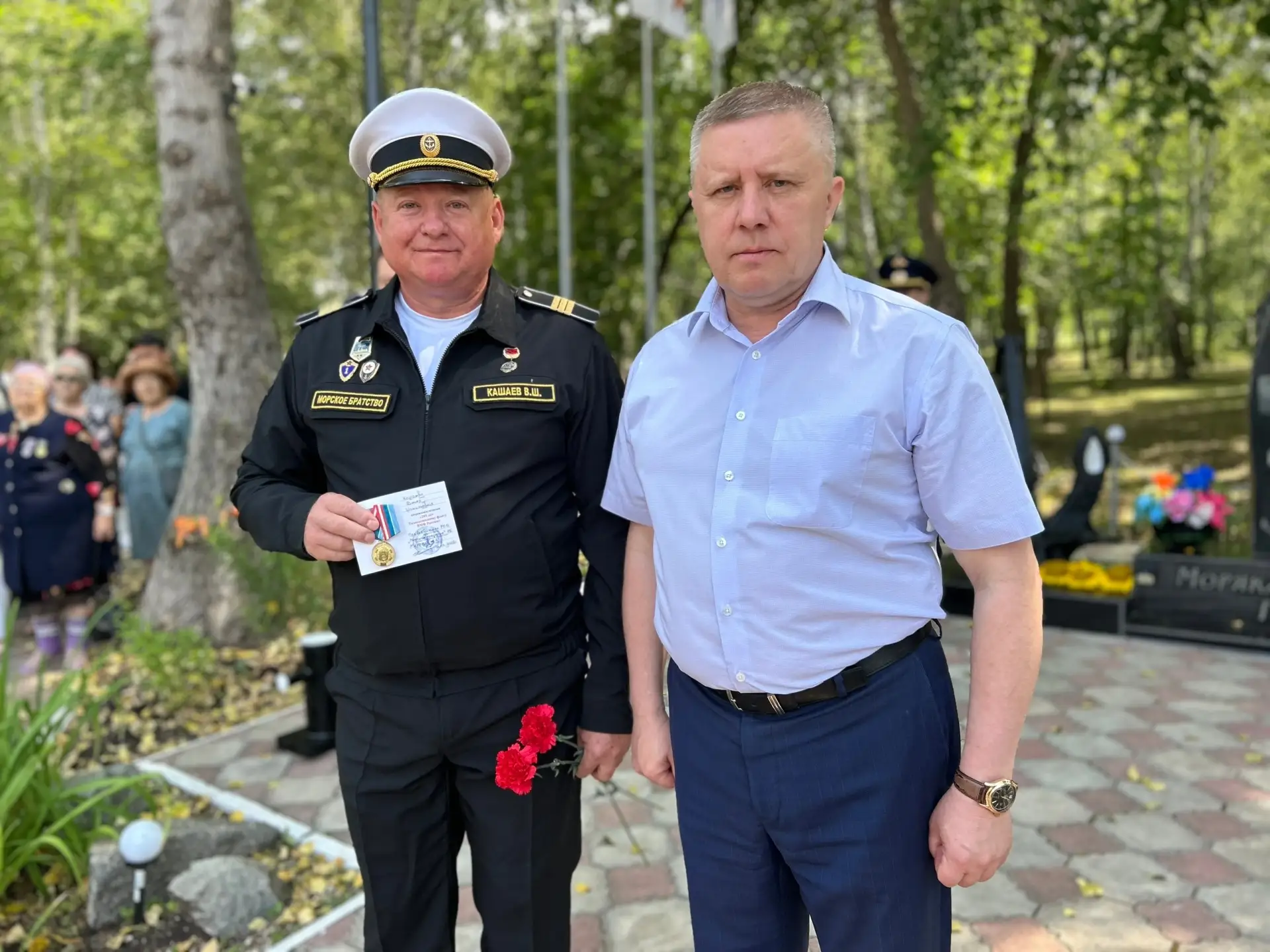 В Кумертау прошел торжественный митинг, посвященный Дню Военно-морского флота, в которо...