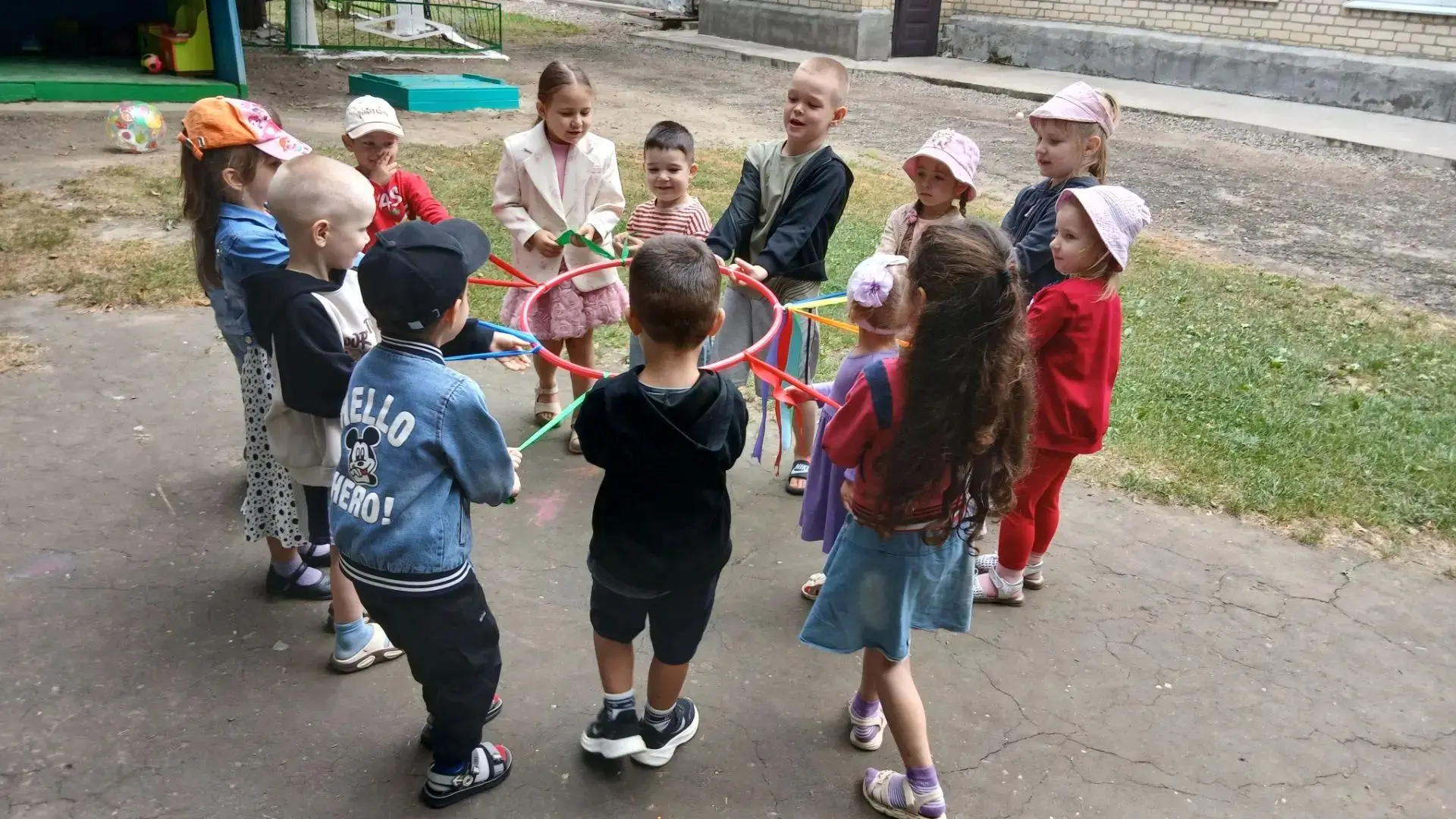 🎉 Фольклорные игры в нашем ДОУ: весело, ярко, по-русски! 🎉