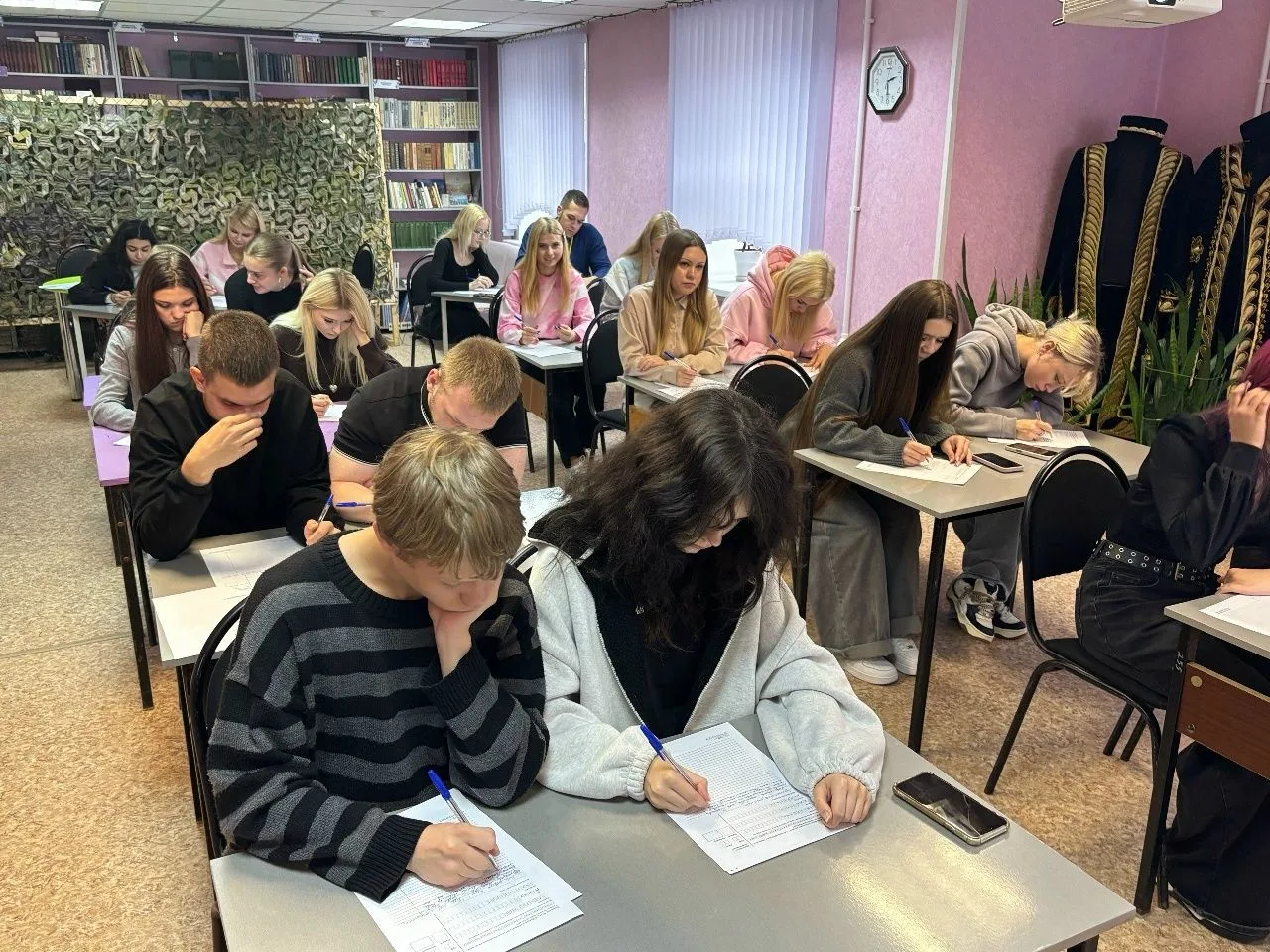 🇷🇺 Диктант «Россия – дом народов» в библиотеке✍️