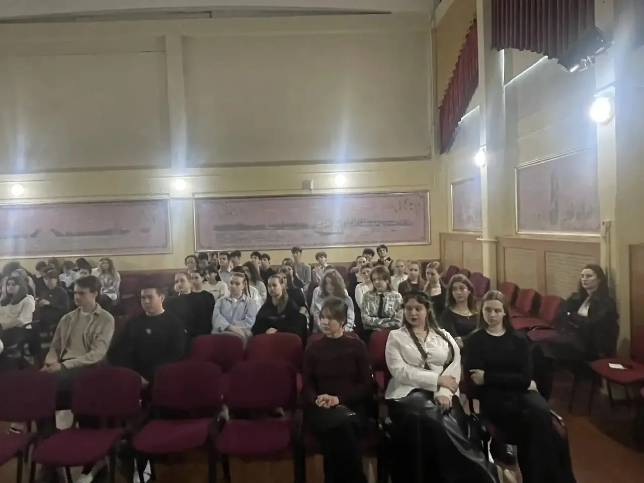 Праздник весны и труда.  В нашей школе советник по воспитанию подготовил для ребят увлекательные вид