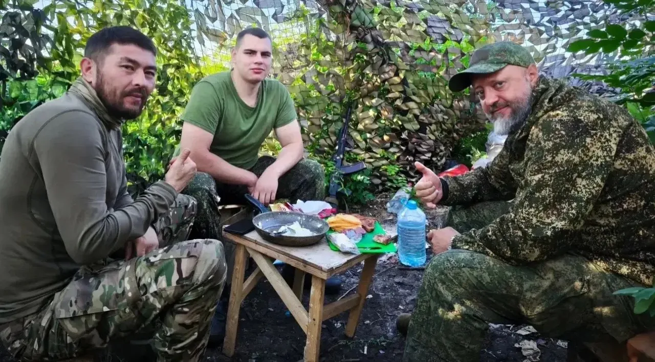 Утренний привет вам от Алькама, Малого и Миража🤙🏻