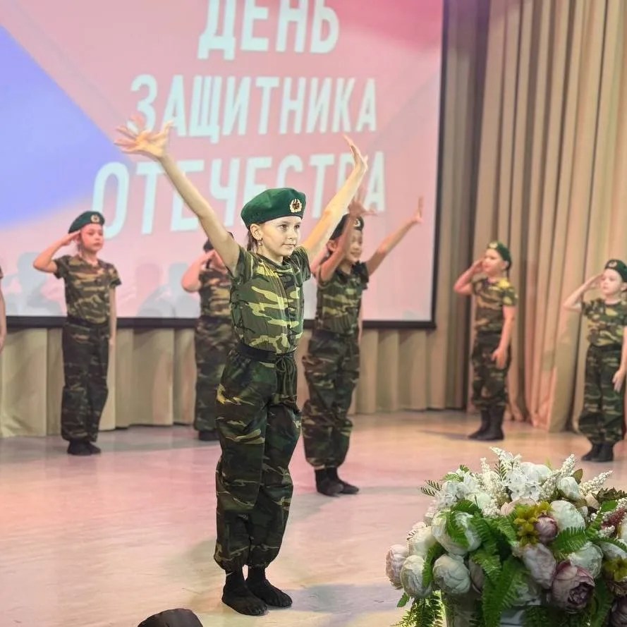 Музыка, которая вдохновляет: в Новошахтинске прошел праздничный концерт в честь защитников Отечества