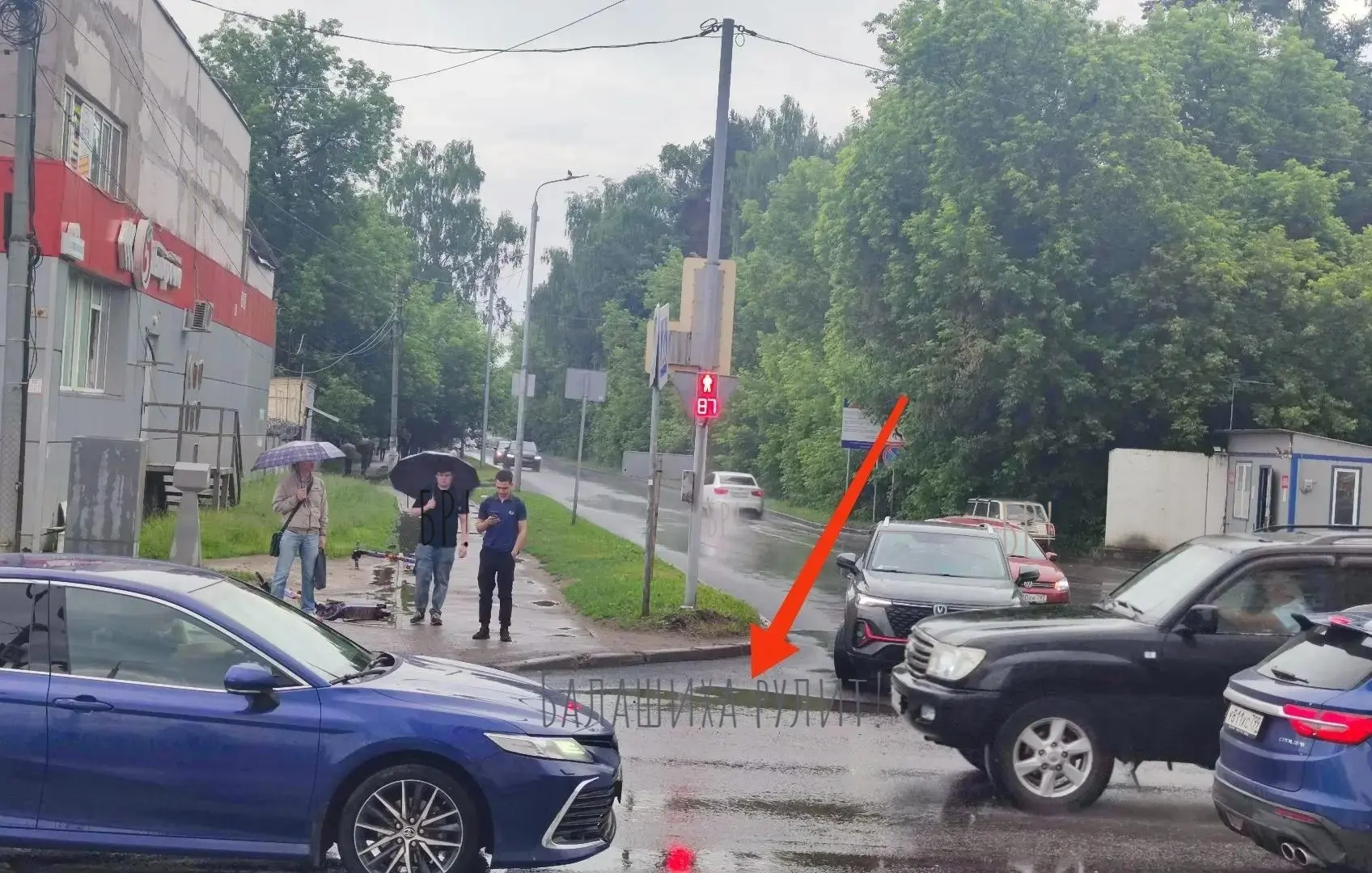 СПАСИБО, НО...
Хочу выразить благодарность Ковалёву Алексею Юрьевичу за новое дорожное покрытие на у