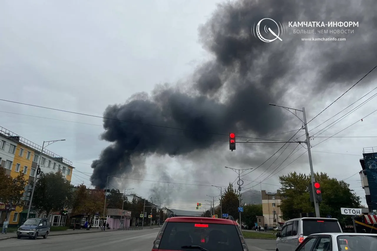 📌  Рынок на 6 км горит в Петропавловске