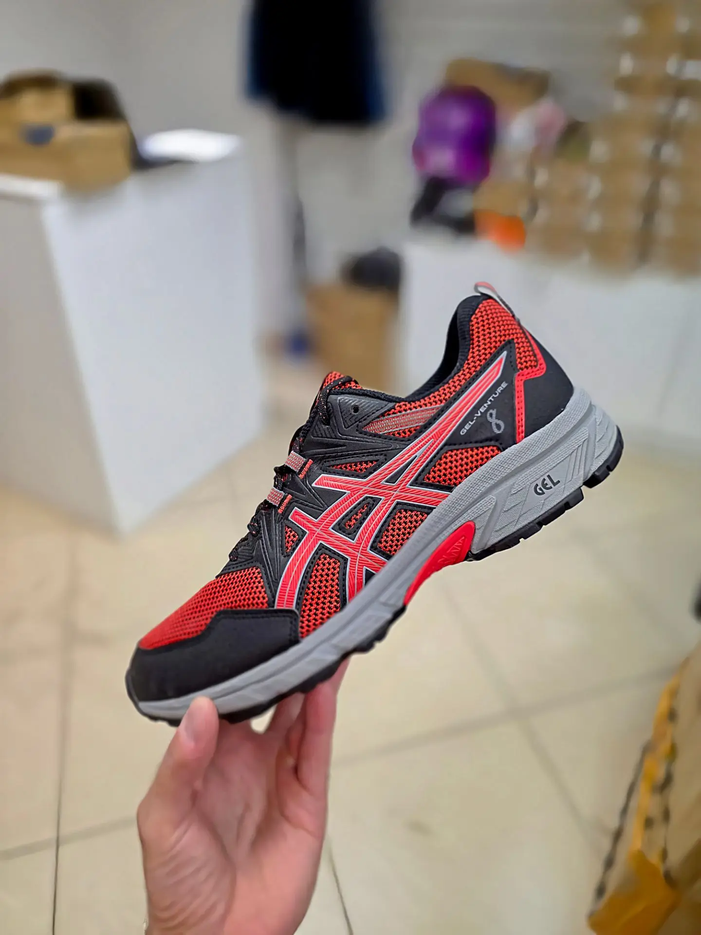 1) Asics Gel Venture 8 (26,5/28 см) - 6600