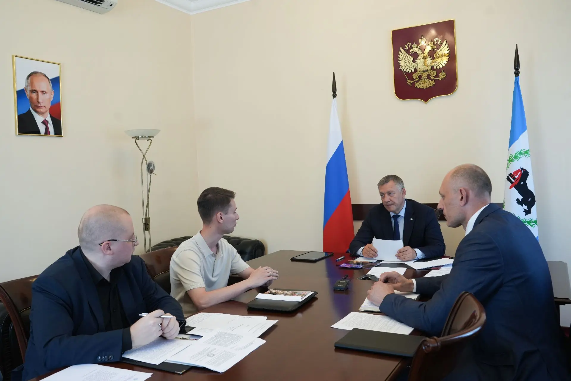 Губернатор Иркутской области Игорь Кобзев провел личный прием граждан
 
🔹 Глава региона встретился 