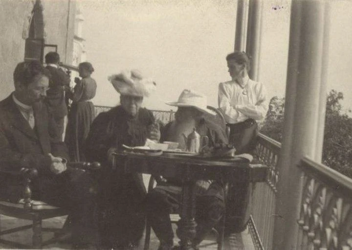 Aнтон Чexoв гocтит у Льва Толстого. Тула, 1901 гoд.
