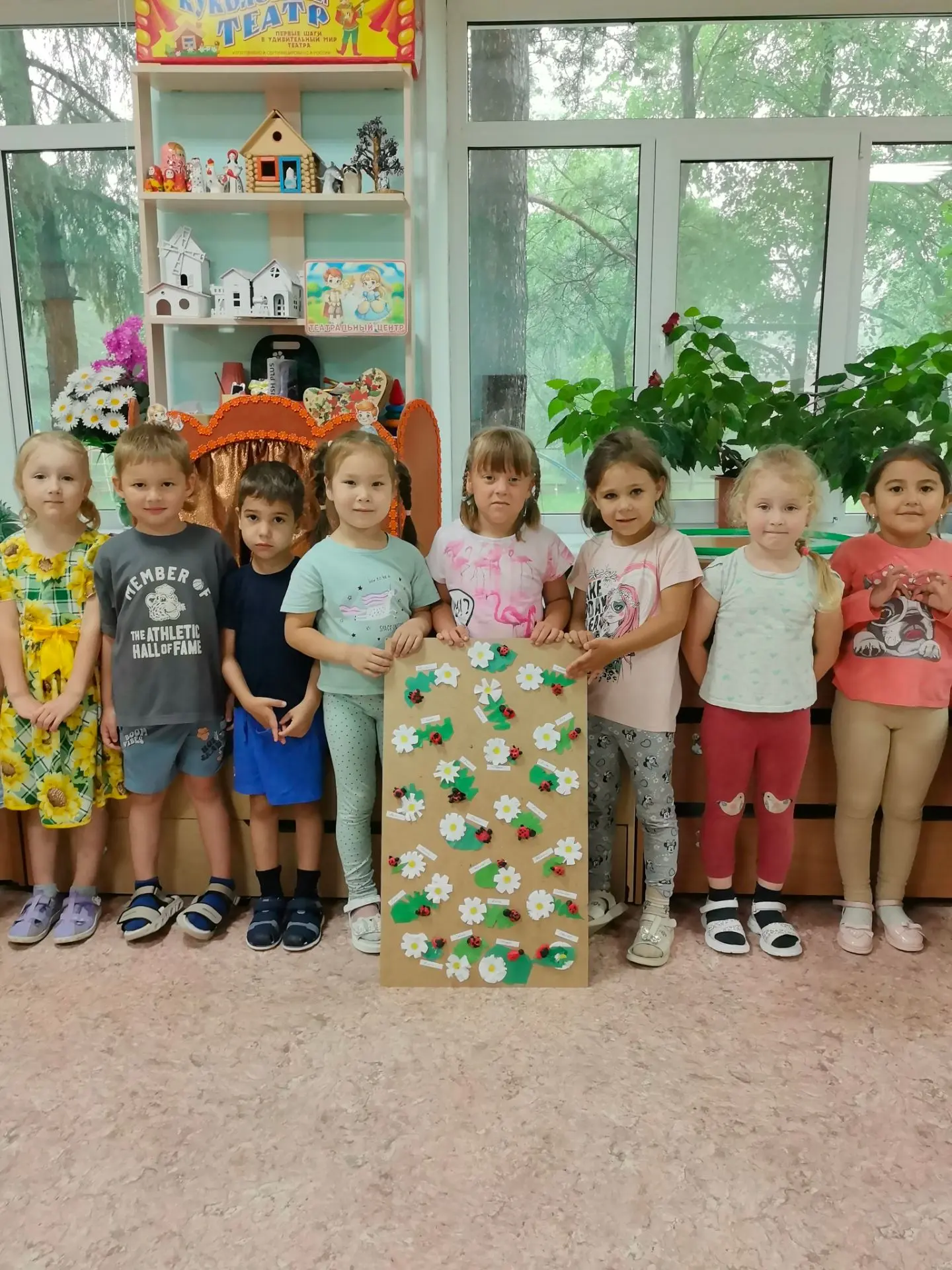 ☔️ Дождик нам не помеха! Сегодня в старшей группе прошел творческий день. Мы сделали коллективную ра