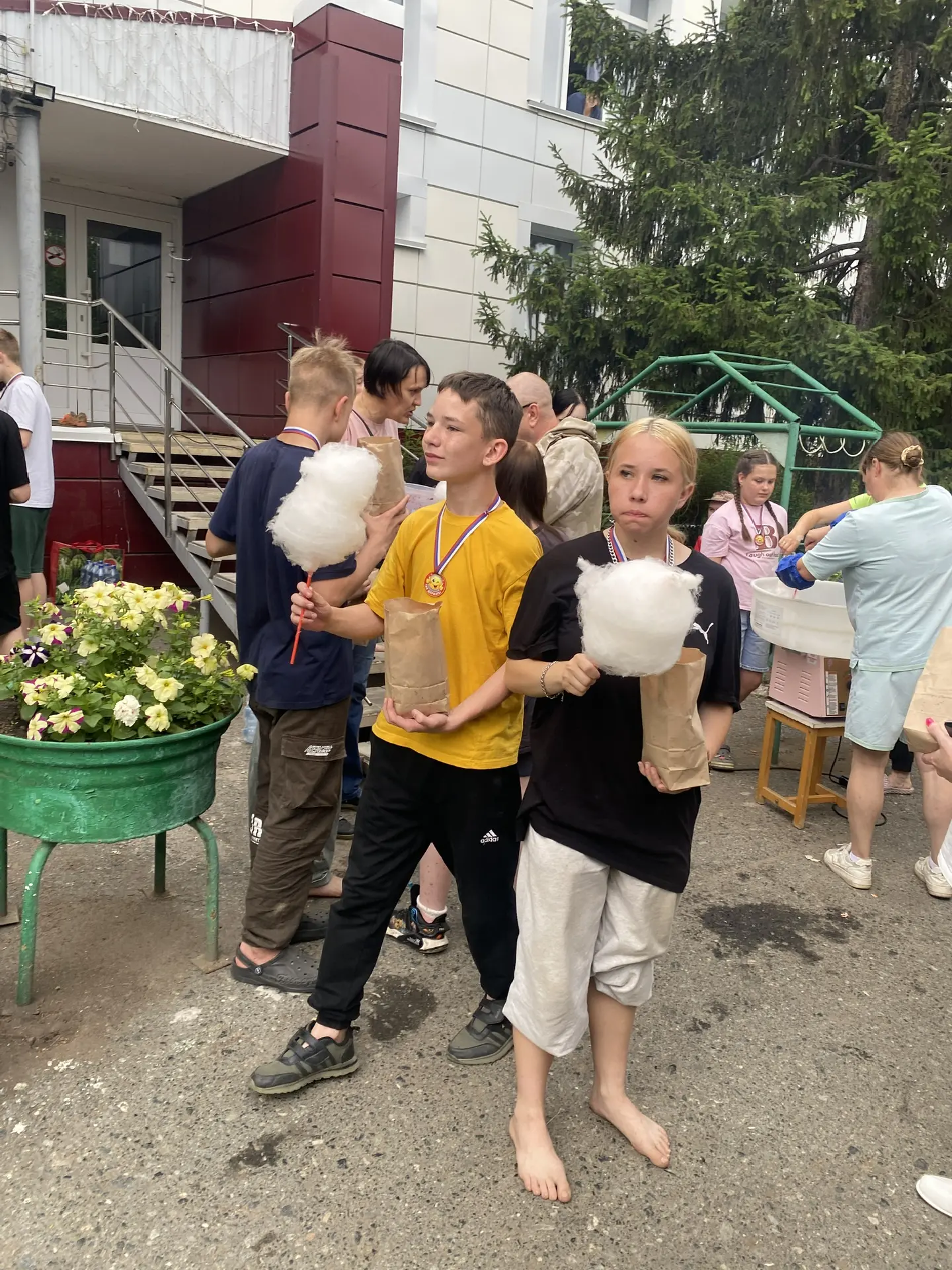 13 июня к нам приехало НАСТОЯЩЕЕ ВОЛШЕБСТВО из Шадринска!
В гостях у наших воспитанников побывали за