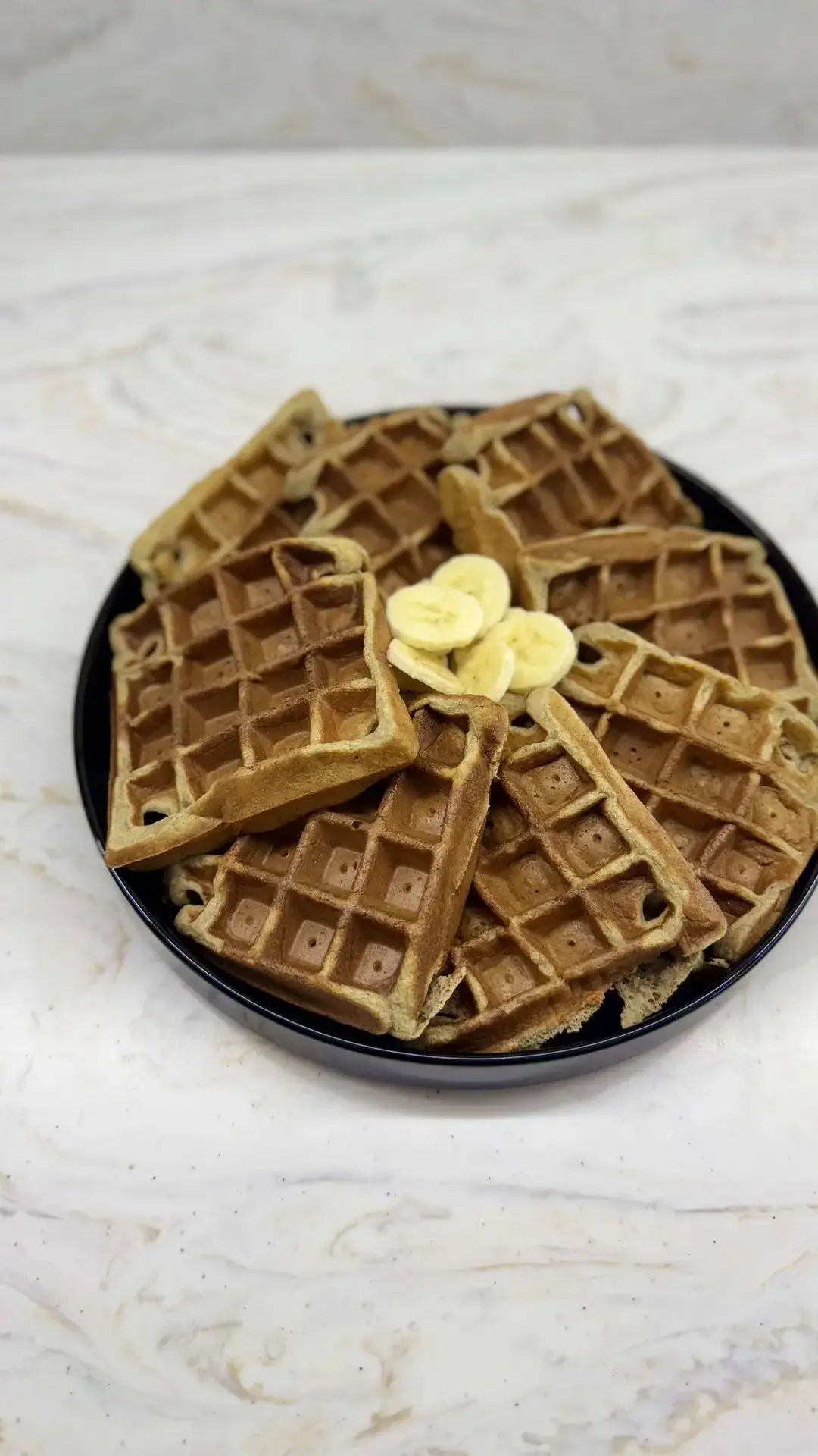 Завтрак: Полезные и  вкусные банановые  вафли 🧇 

Обожаю такие рецепты сама и хочу чаще с вами дели