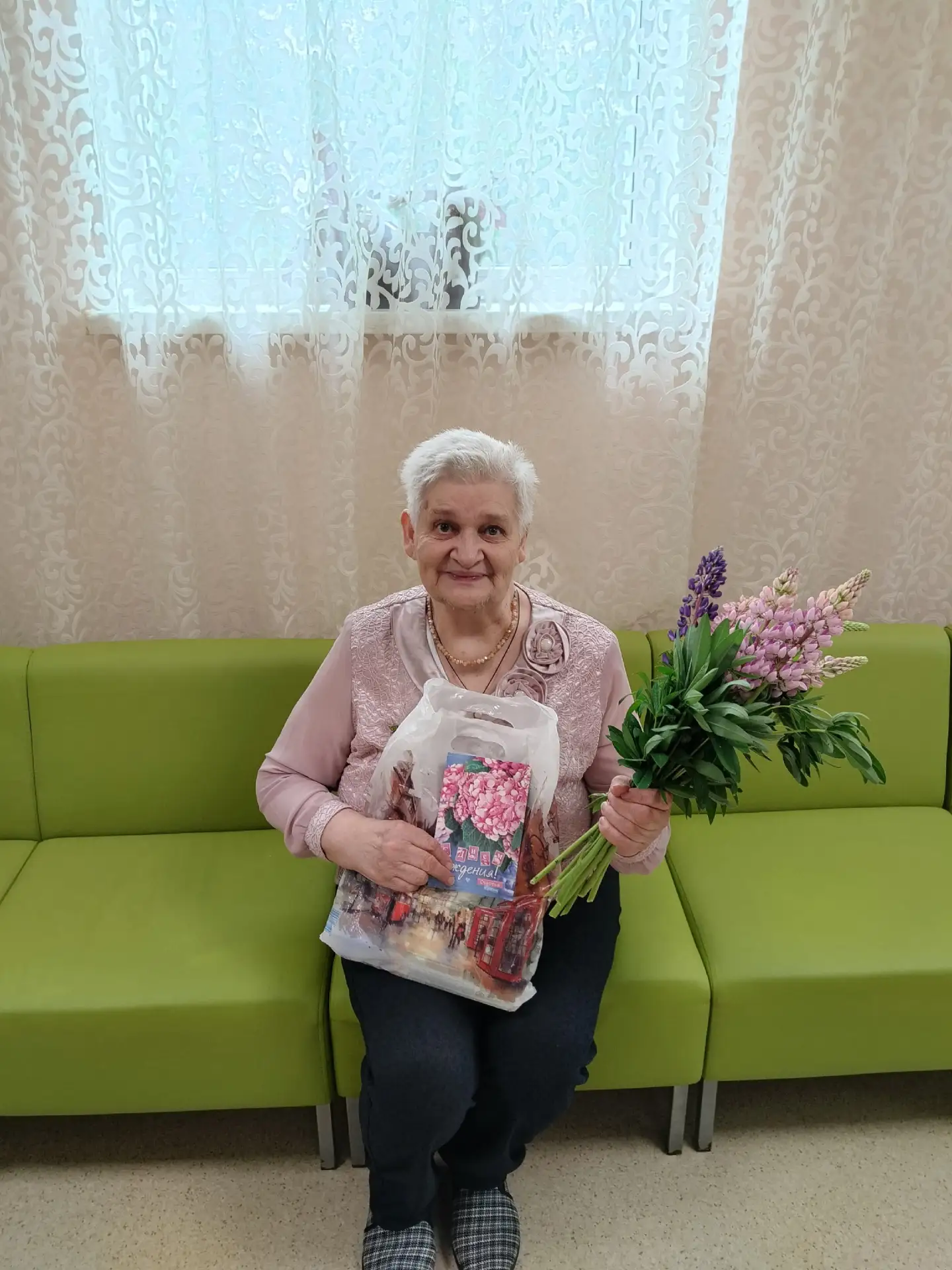 Сегодня, 17 июня, свой День рождения празднует проживающая нашего дома-интерната Нина Сергеевна Точи
