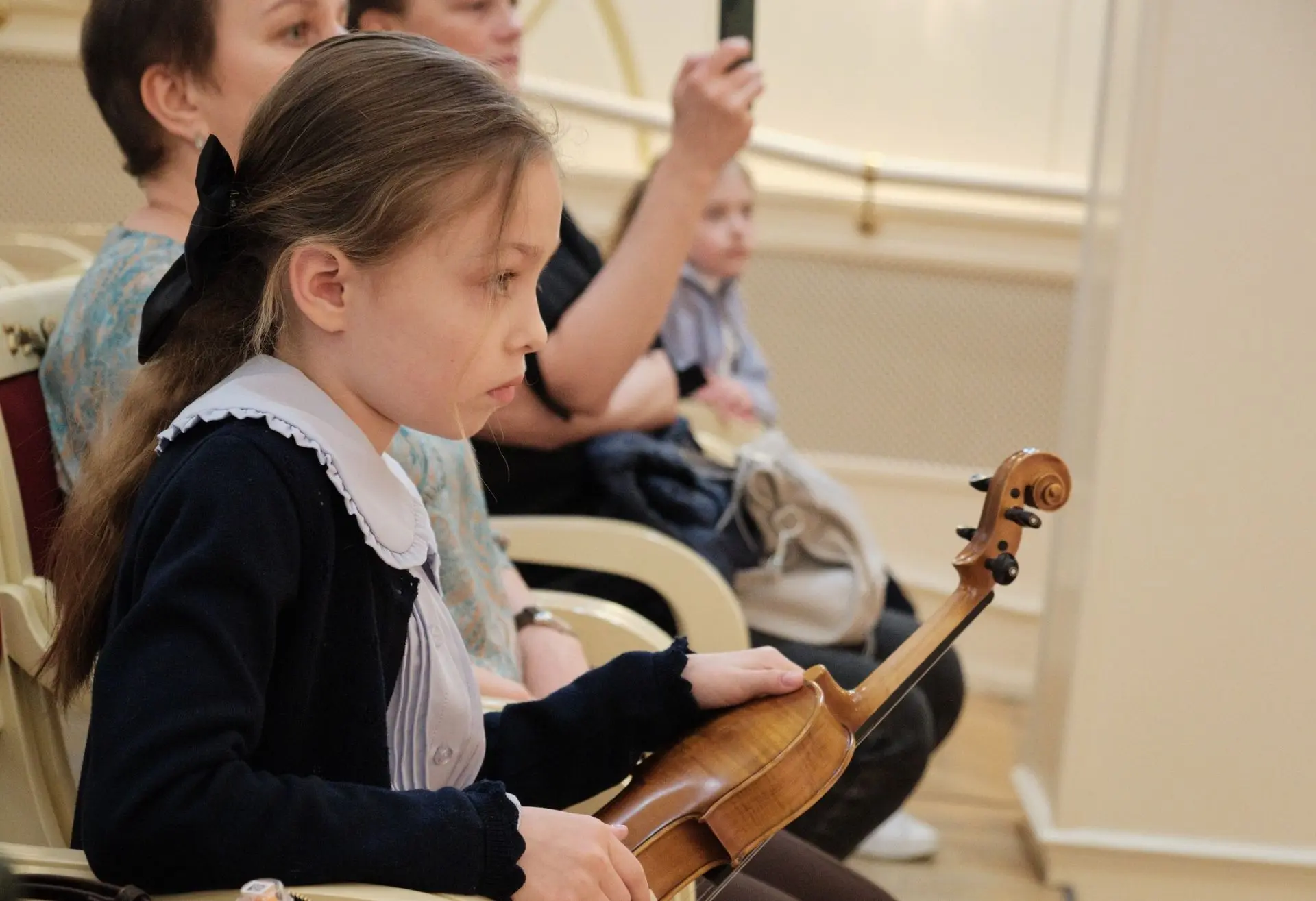🎻 Абросимова Аврора и Казакова Полина (преподаватель Цыганкова Е.П., концертмейстер Мо...