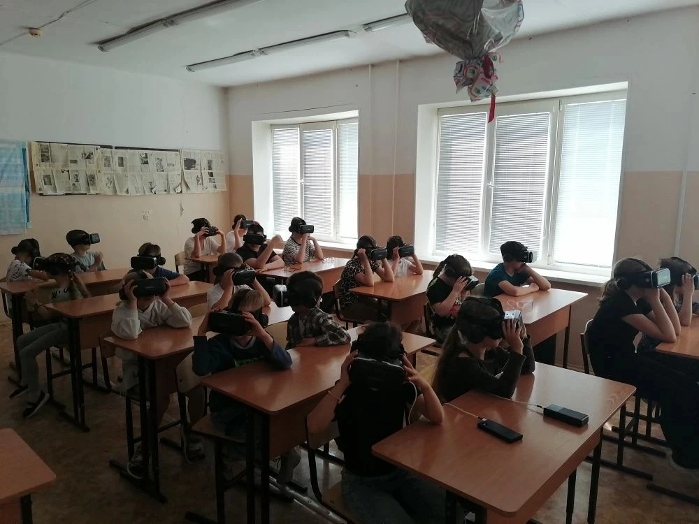 🌍 Виртуальные приключения и бумажное волшебство в нашем лагере! 📄

Наши дни в пришкольном лагере р
