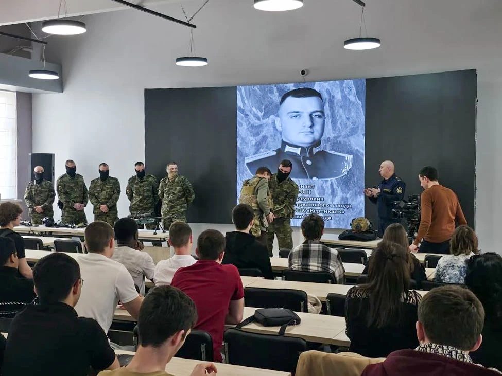 Память, мужество и выбор жизненного пути — такими темами был наполнен Урок мужества в МГТУ  В ходе м