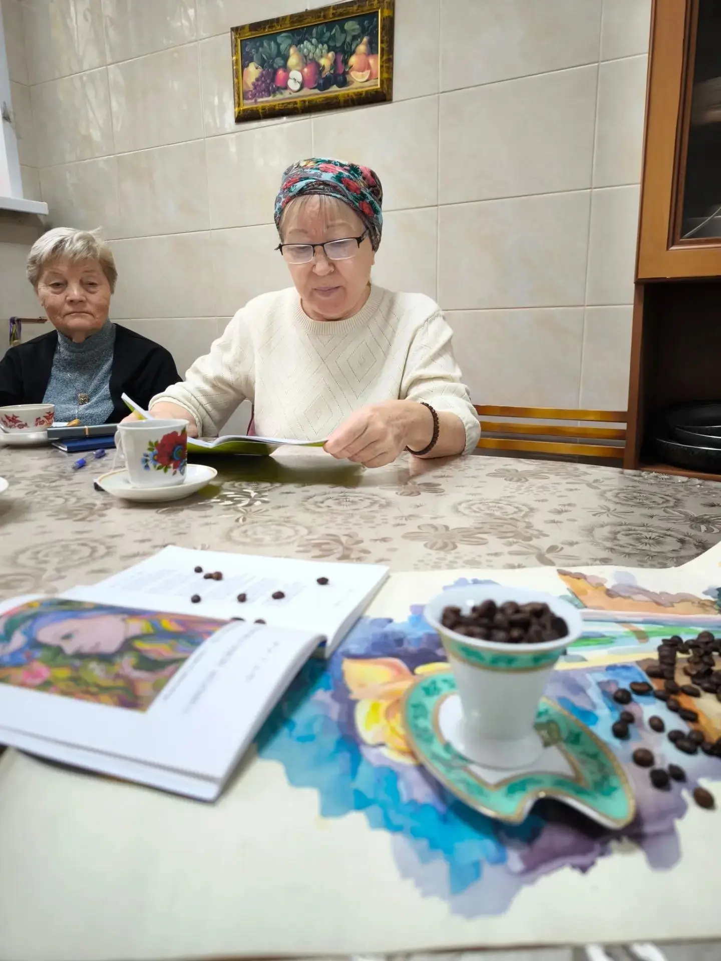 В мире спешки есть два ритуала, возвращающих нас к себе: чашка кофе и мелодия ☕🎵