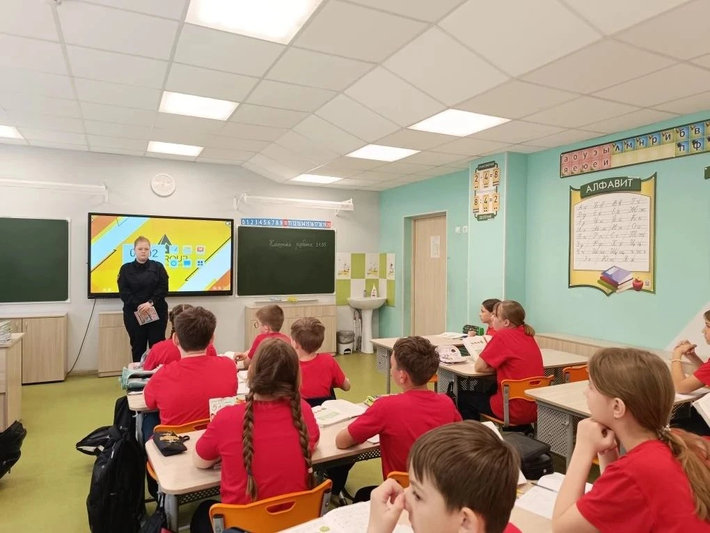 ❗️УСТУПИ ДОРОГУ ПОЕЗДАМ!