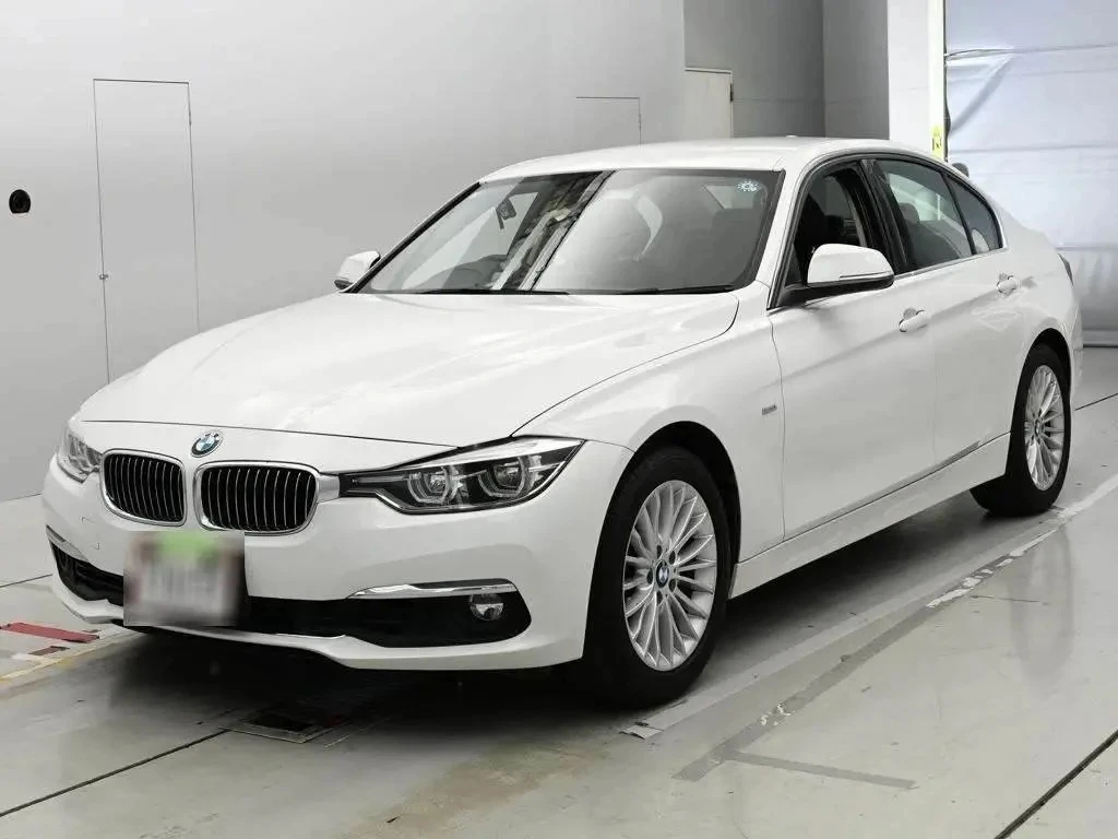 ￼￼🇯🇵Премиальный седан напрямую с аукционов Японии: BMW 3 серии⠀