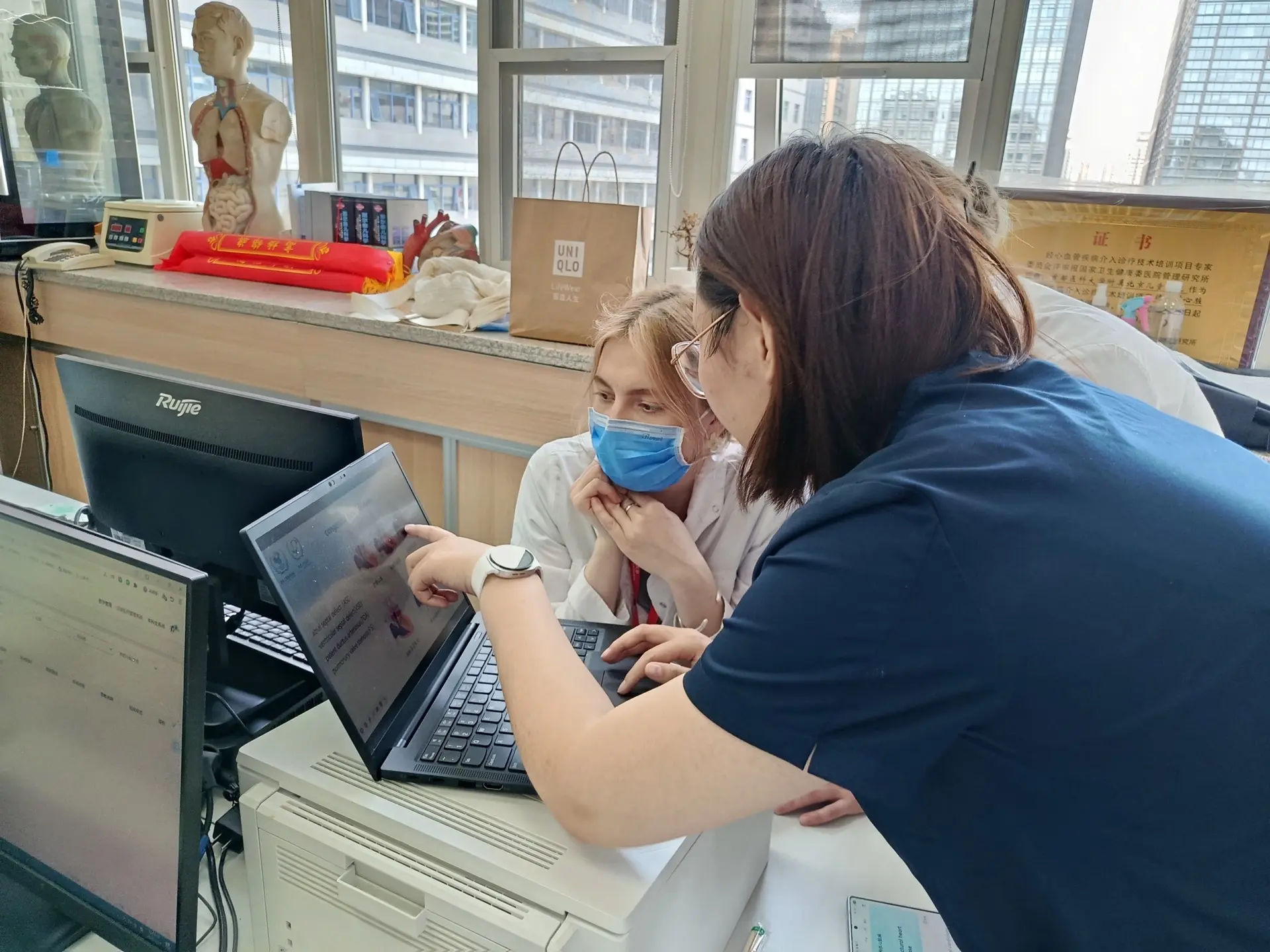Итоги первой недели обучения в Столичном медицинском университете в Пекине 🇨🇳  🗓 Студенты педиатриче