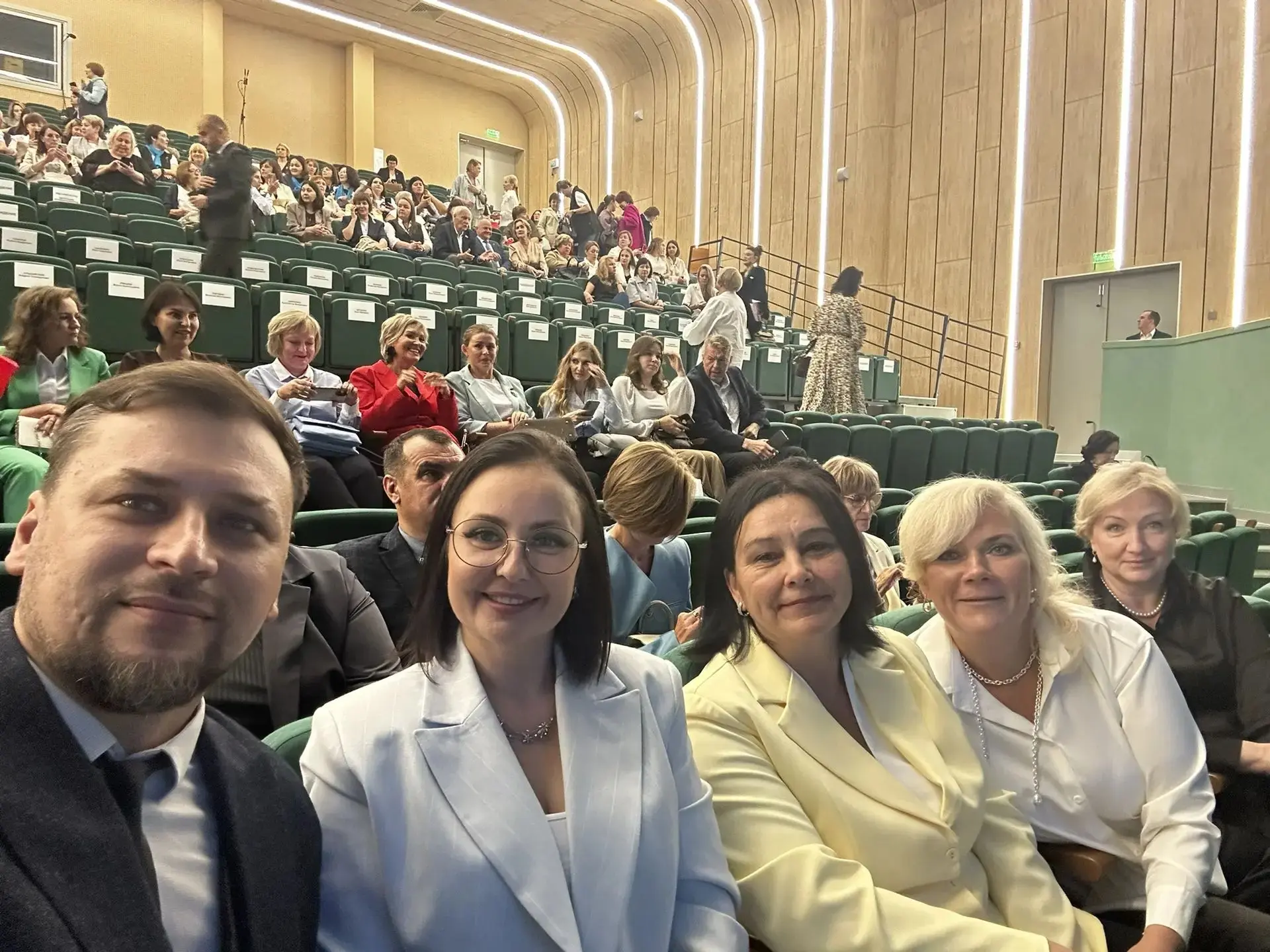 Традиционное августовское педагогическое совещание в Свердловской области, а значит 1 с...