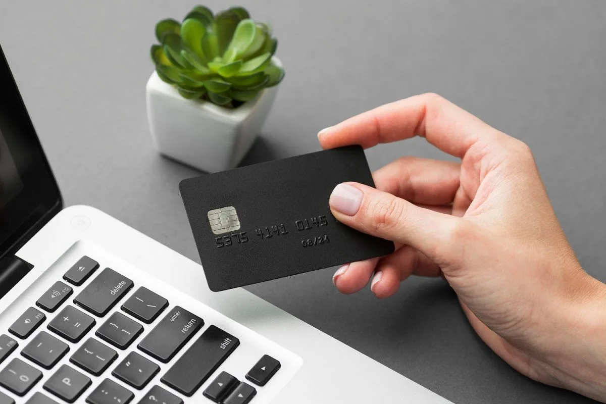 💳Зарплата на кредитную карту — можно, но зачем?
 
С технической точки зрения получать заработную пл