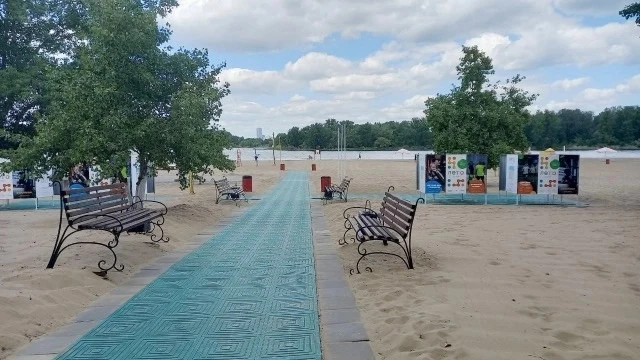 🏖В Энгельсе провели благоустройство городского пляжа перед стартом сезона

На городском пляже Энгел