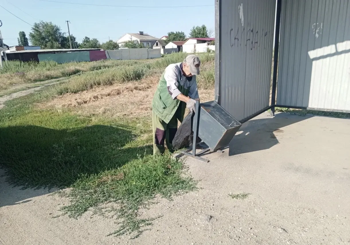 🌸 В Гагаринском районе продолжаются плановые работы по благоустройству

Сегодня в районе ведутся ра