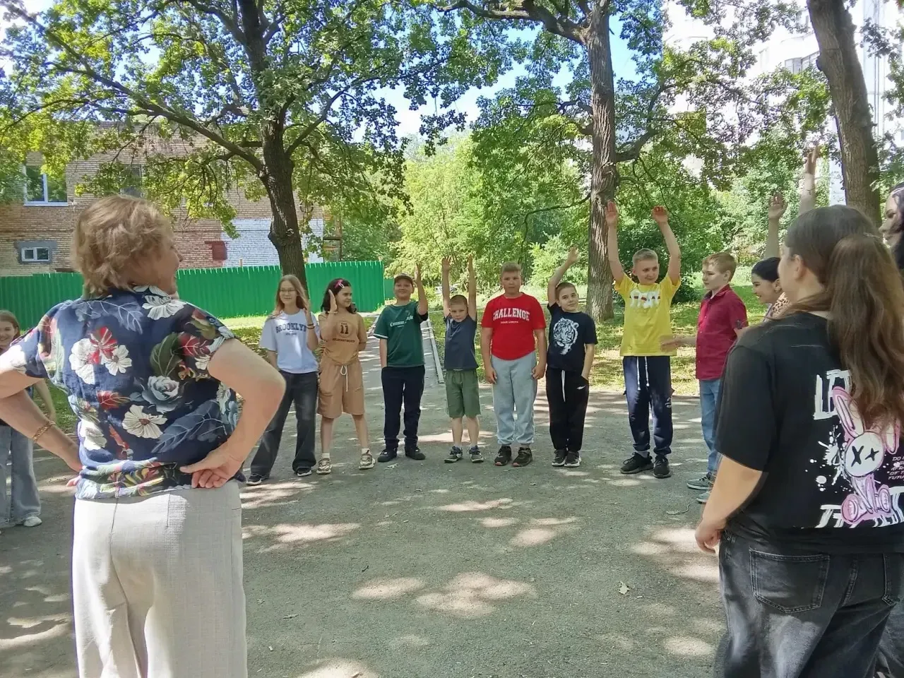 ☀️ День в лагере «Самарочка» пролетел 
незаметно! ☀️

А начался он с торжественной линейки и активно
