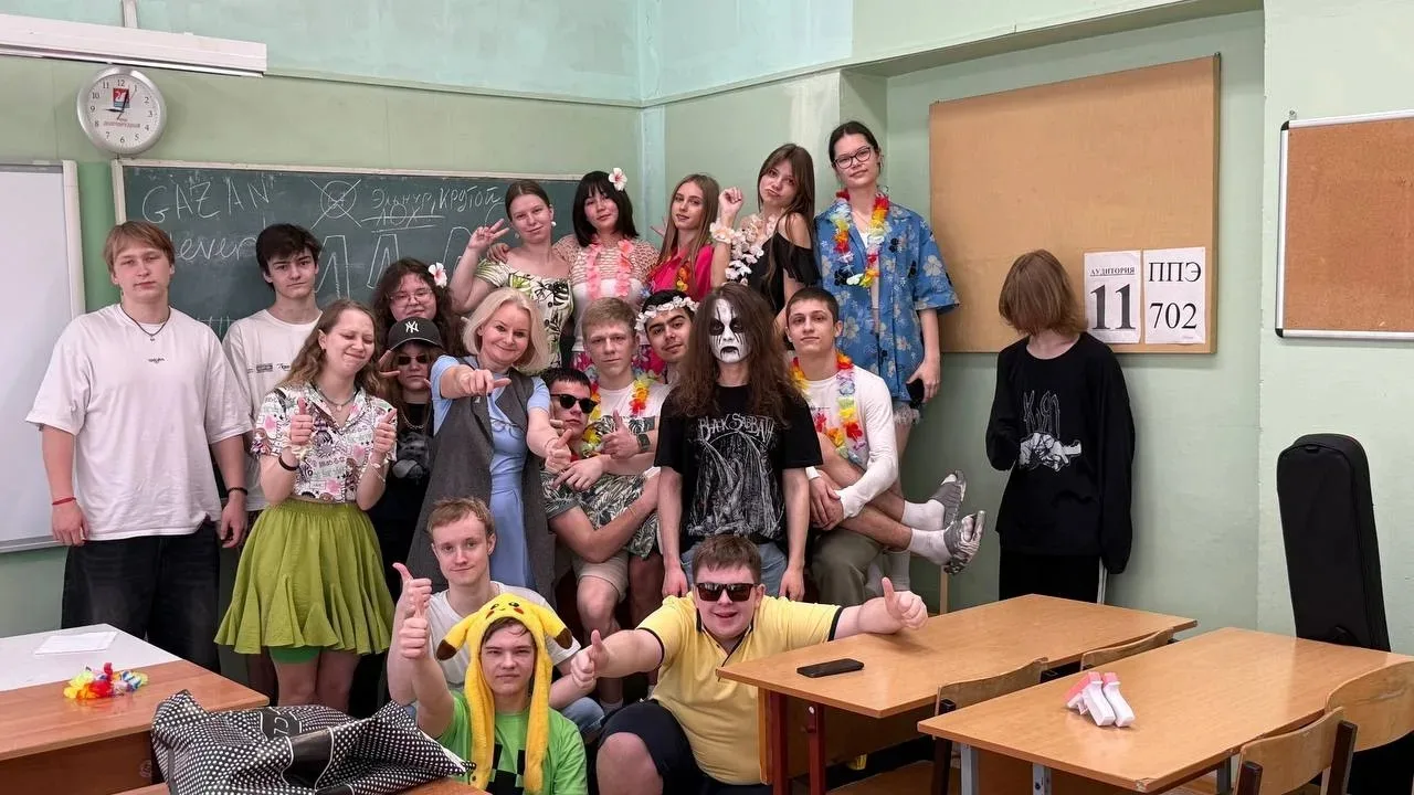 🌺🌴🌊 Алоха! Сегодня в МАОУ СОШ №10 случился настоящий День непослушания! 😱🎉  И устроили его крутые ре