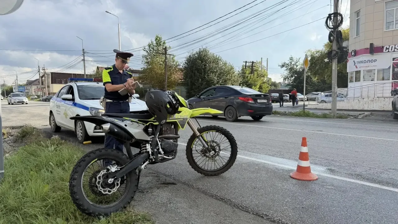 Несовершеннолетний водитель питбайка устроил ДТП в Арамиле
