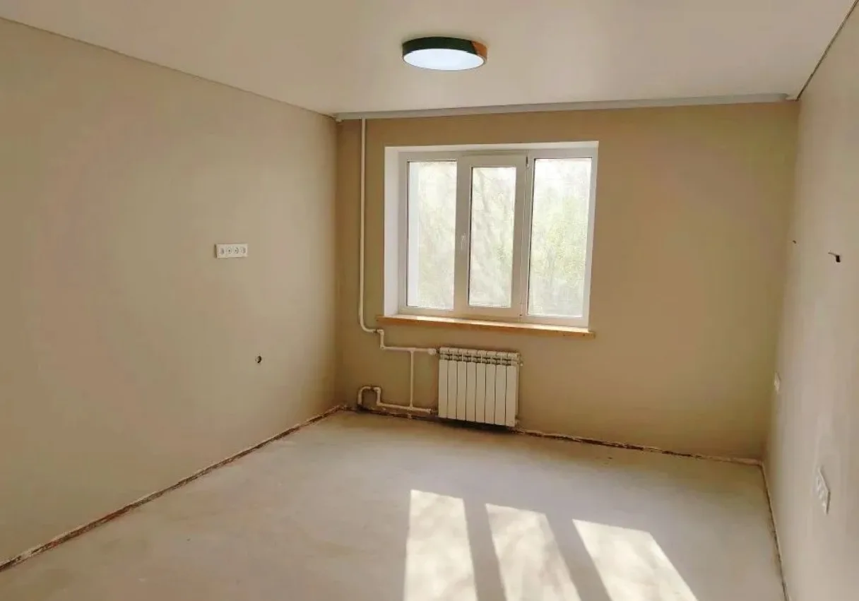 Продается комната в семейном общежитие (по документам квартира),площадью 18 кв.м.Новый,...