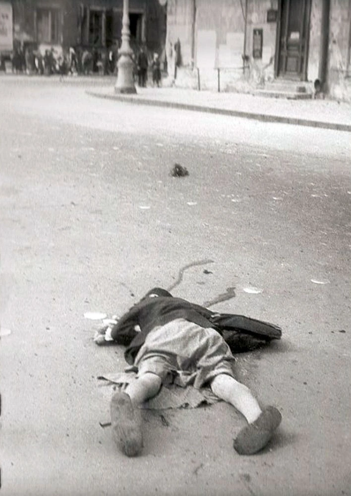 8 августа 1943 года. Воскресенье. Ленинград. Проспект 25-го Октября. Фотограф: Н. И. Ха...