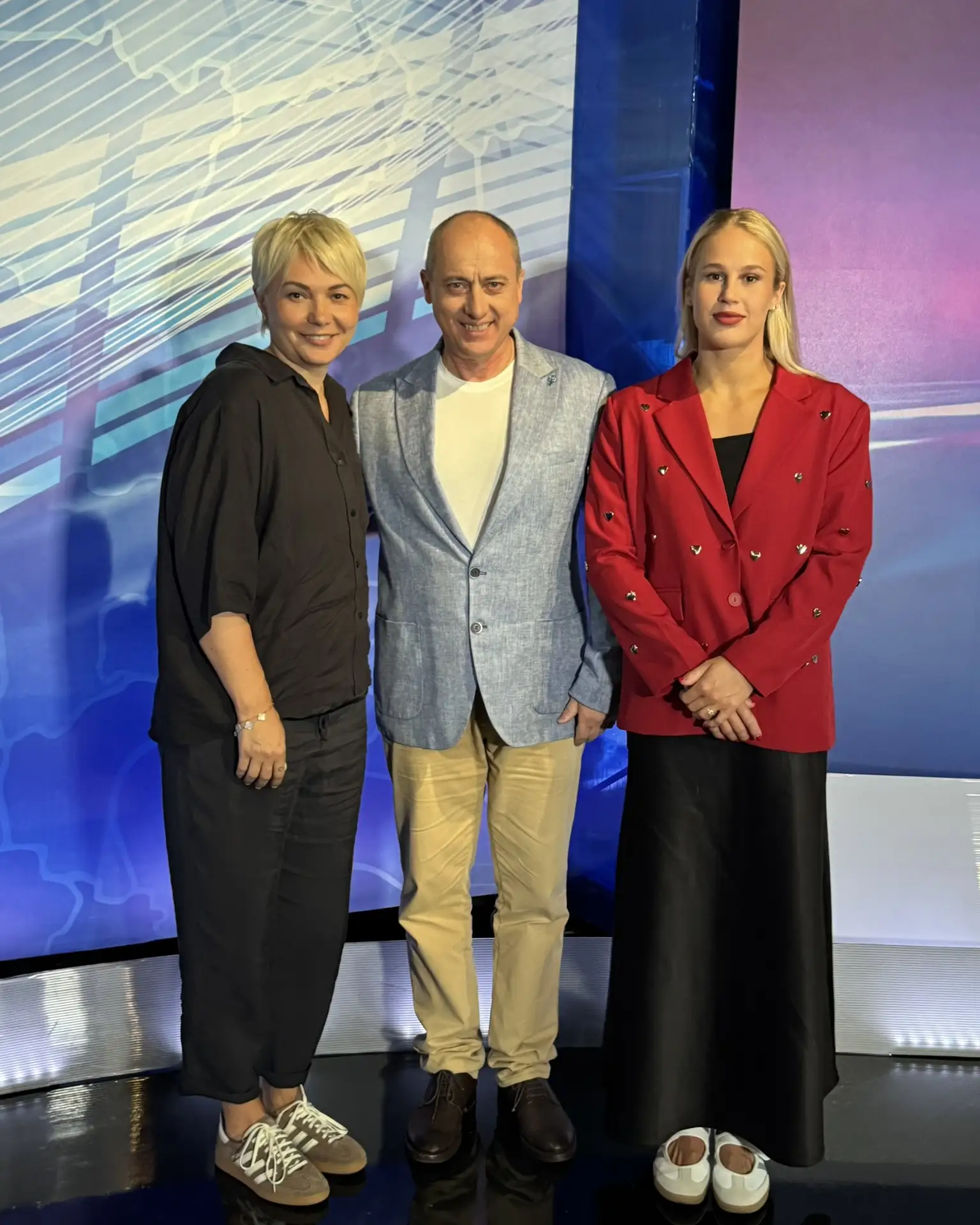 Ирина Дибирова и Дарья Стаценко — на «Дон-ТР» 📺✨

Главный тренер и левая полусредняя нашего клуба з