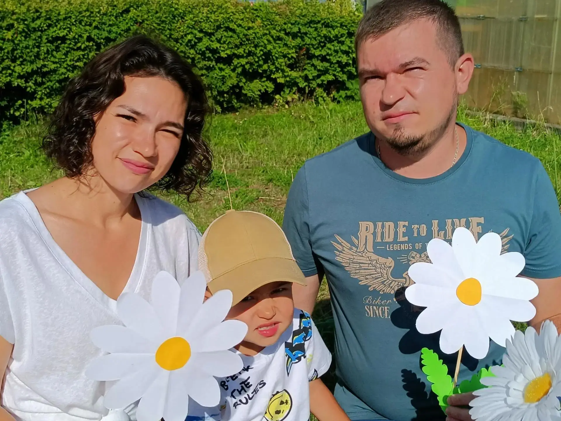 Дорогие друзья!
Поздравляем вас с Днем семьи, любви и верности! Этот замечательный праздник напомина