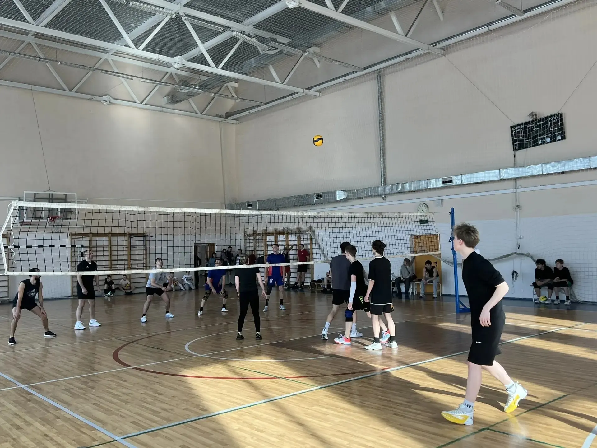 🏆🌷🏐 7 марта на базе МАОУ «Школа 16» прошел турнир по волейболу, посвященный Международному Женскому 