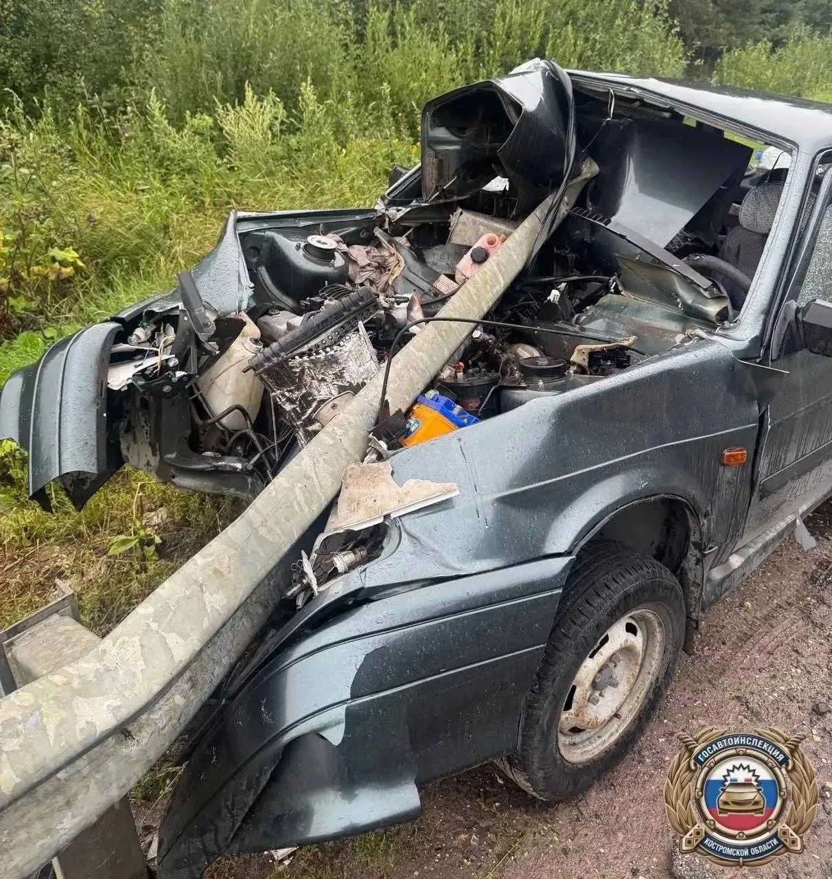 В Сусанинском районе легковой автомобиль врезался в металлическое ограждение.

Дорожно-транспортное 