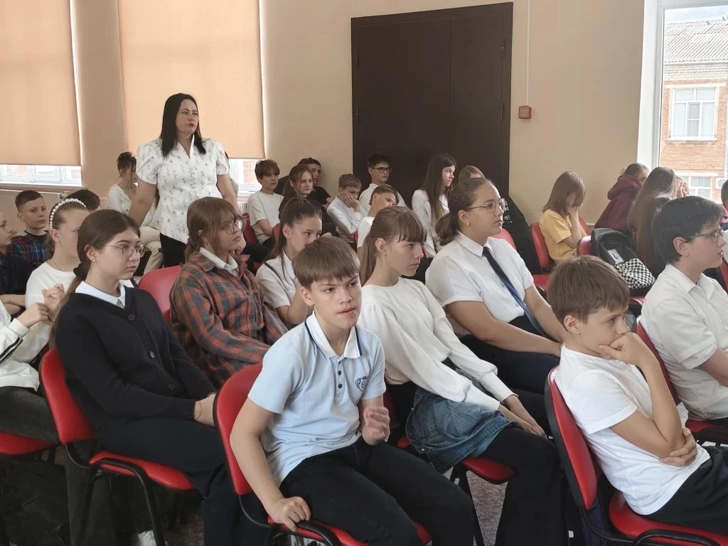 Встреча с инспектором ГИБДД: «Безопасное лето — 2026»  В преддверии летних каникул для учащихся 6-7 