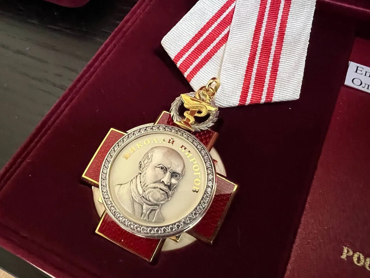 Сегодня вручил государственные награды камчатским медикам за мужество и героизм, проявленные во врем