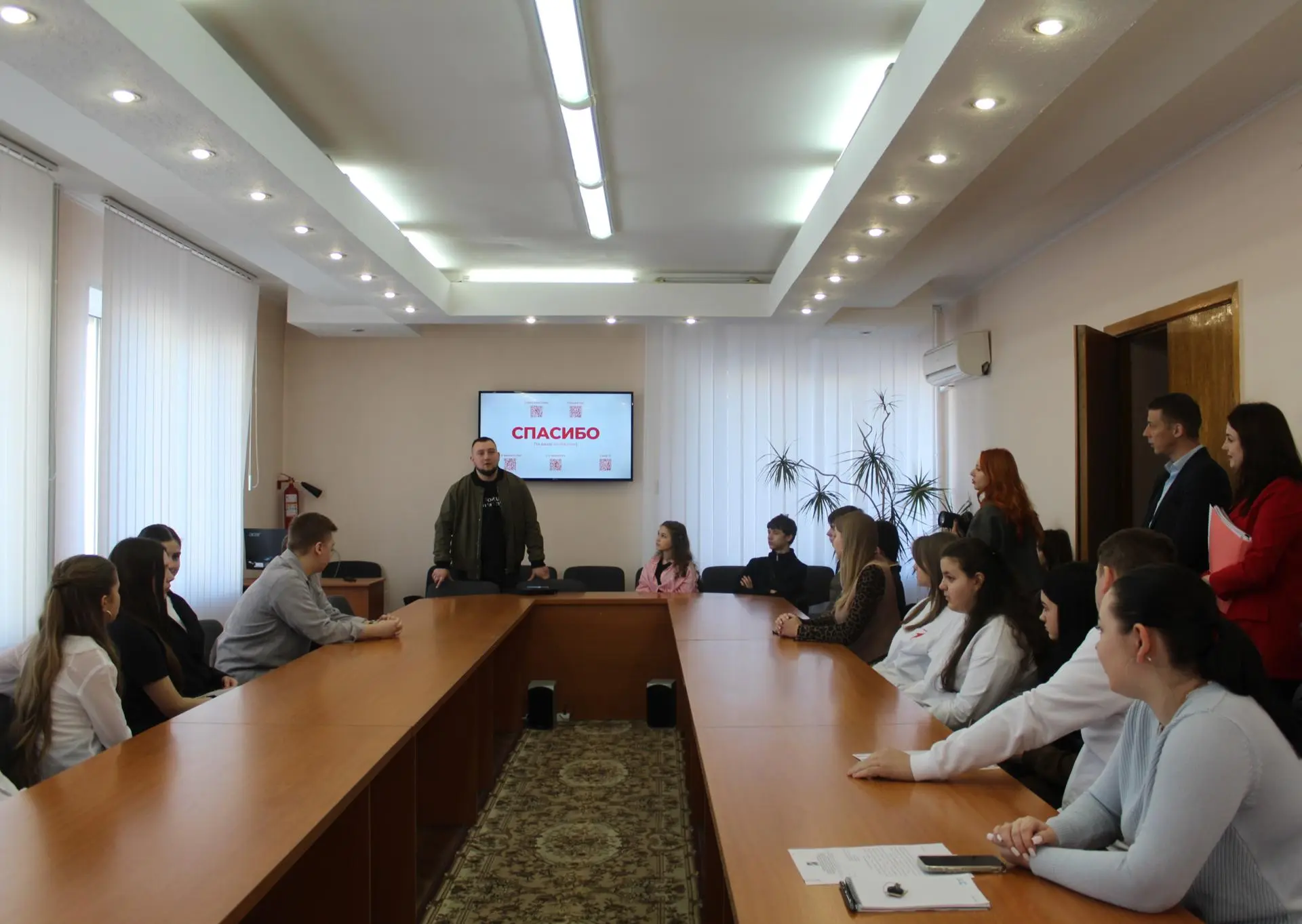 Кировск с рабочим визитом посетил Министр молодежной политики ЛНР Михаил Голубович