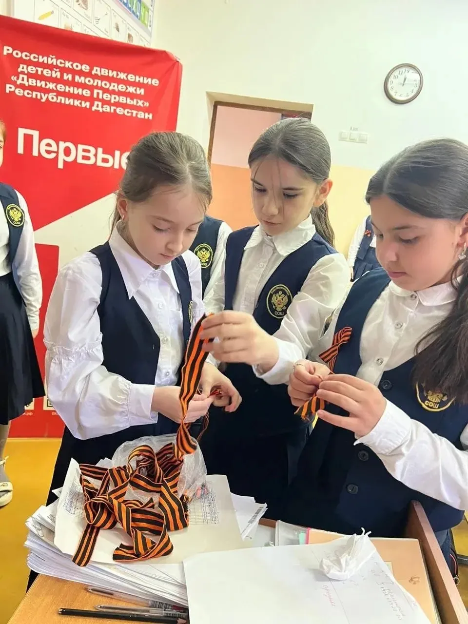 Учащиеся Новолакского района приняли участие во Всероссийской акции «Георгиевская ленточка»  В предд