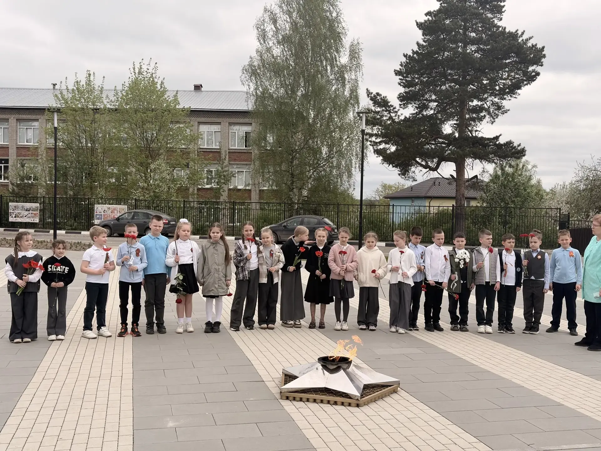 В преддверии праздника Победы, 9 мая, в нашей школе прошла трогательная акция «Красная гвоздика» 🌺  