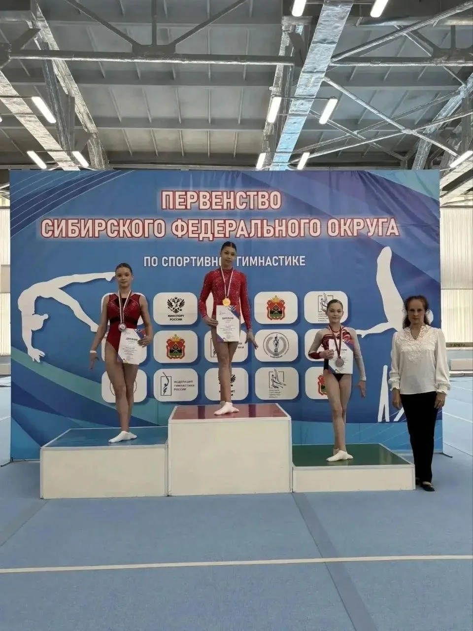 🥈 Кемеровчанка завоевала серебро на первенстве СФО по спортивной гимнастике  В Ленинске-Кузнецком пр