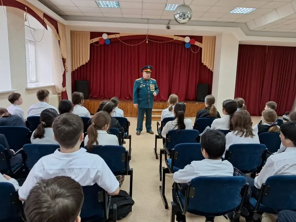 6 мая для учеников 5-х классов прошёл урок Мужества. Его провёл Подполковник запаса Сусидко Александ