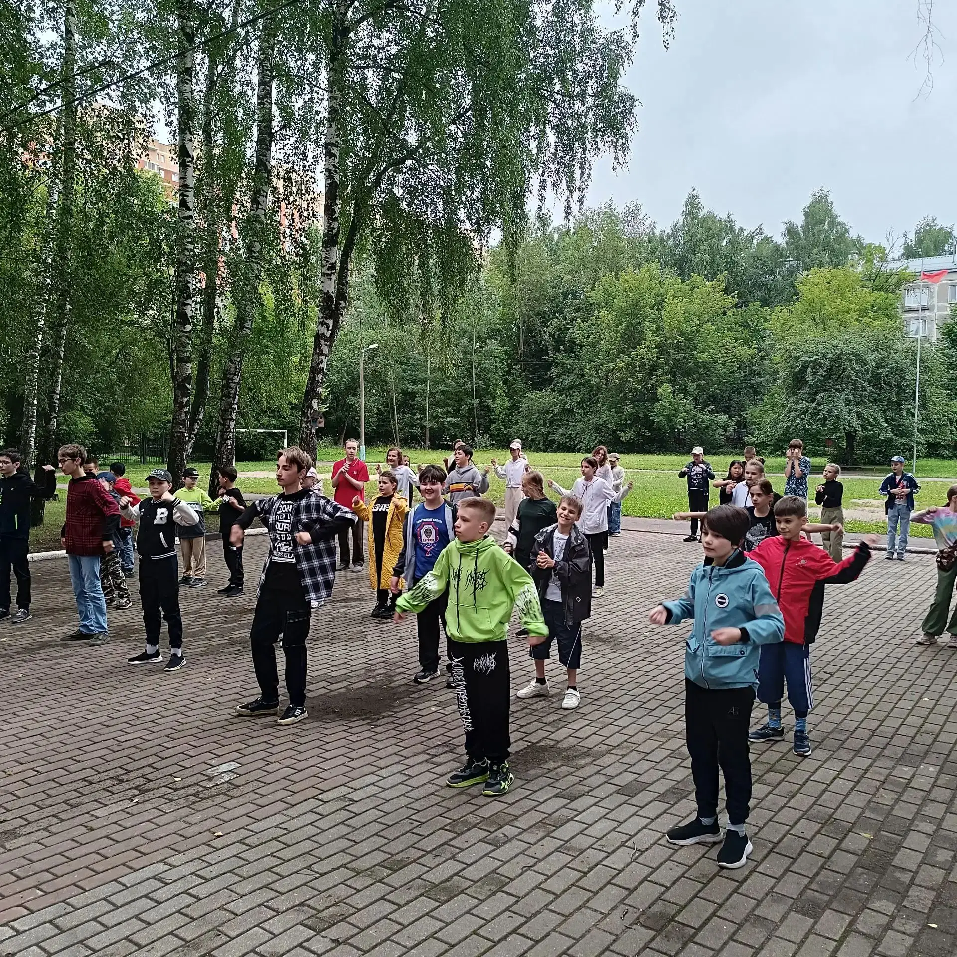 🌞Наша неделя в пришкольном лагере "Олимпиец" традиционно начался с гимна России и торжественного по