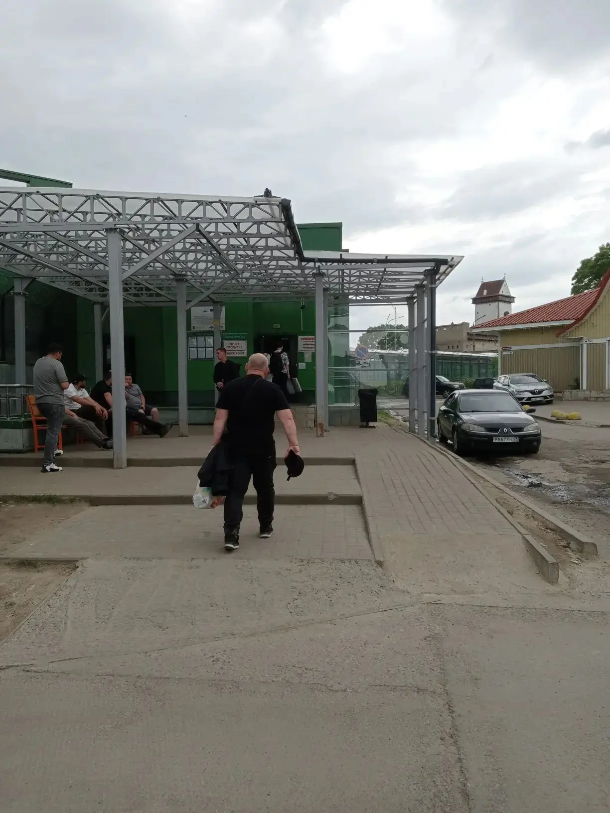 Камера - очередь из Нарвы (Эстония) в Россию https://balticlivecam.com/ru/cameras/eston...