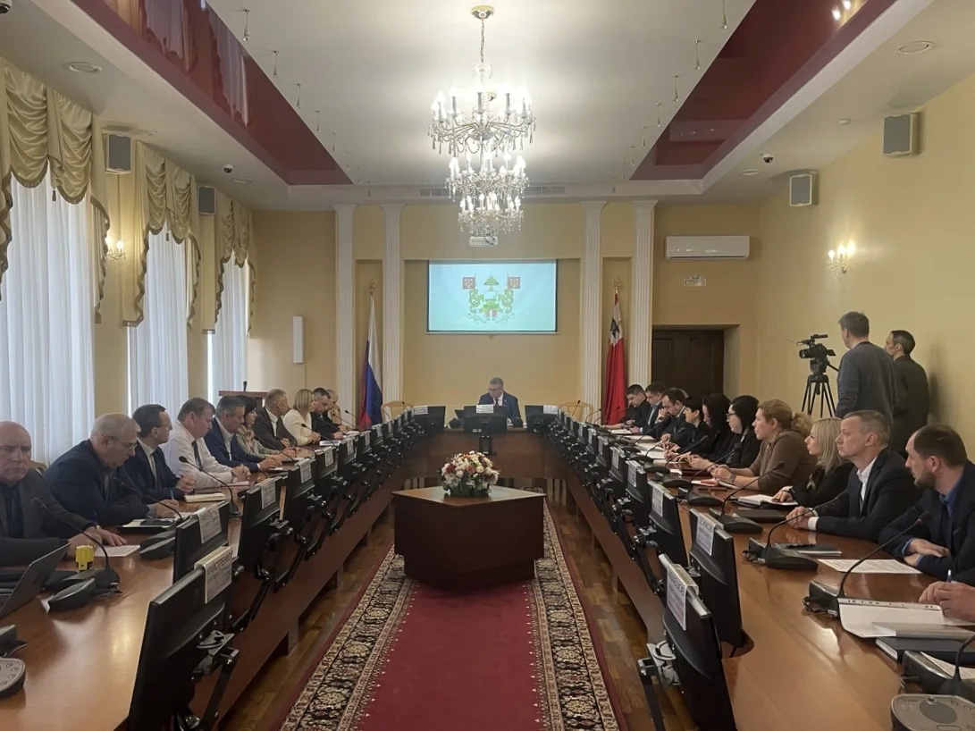 Провел очередную общегородскую планерку, подняли несколько ключевых тем на текущий период.   Начал с